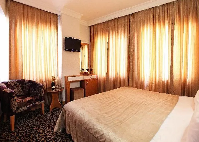 Отель Aspalace The Old 3*