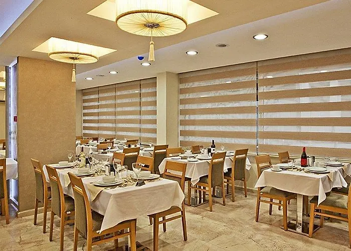 Отель Aspalace The Old 3*